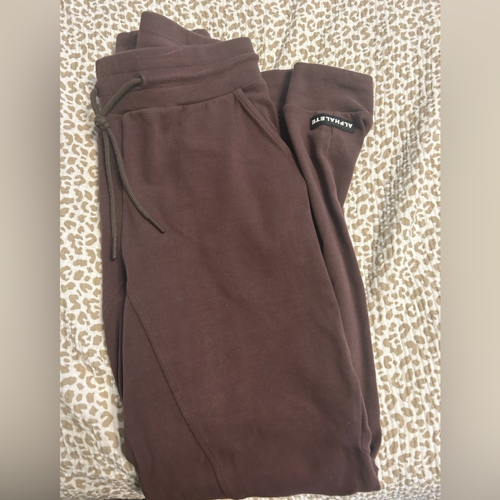 Alphalete sweatpants